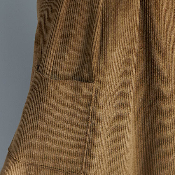 Well Tailored Pants with a Graceful Silhouette