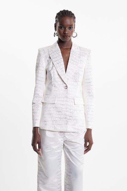 Elegantly Styled Pants for Everyday Wear