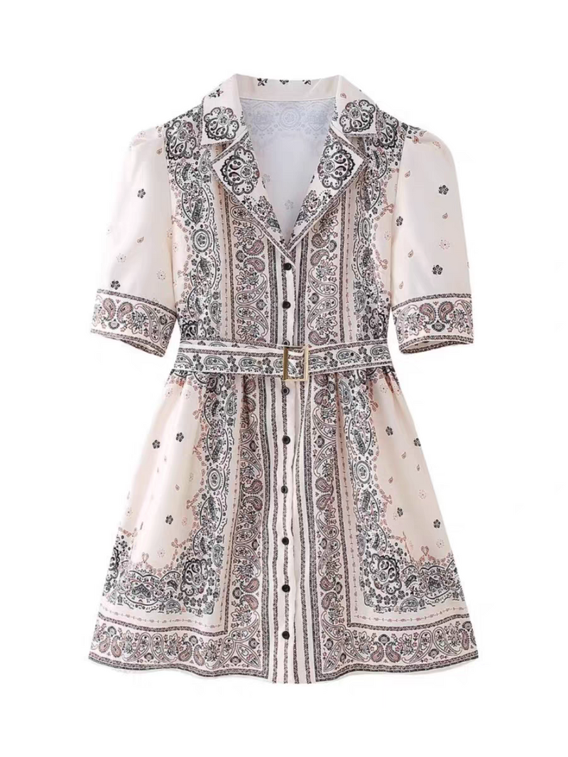 Effortlessly Elegant Dress with a Timeless Design