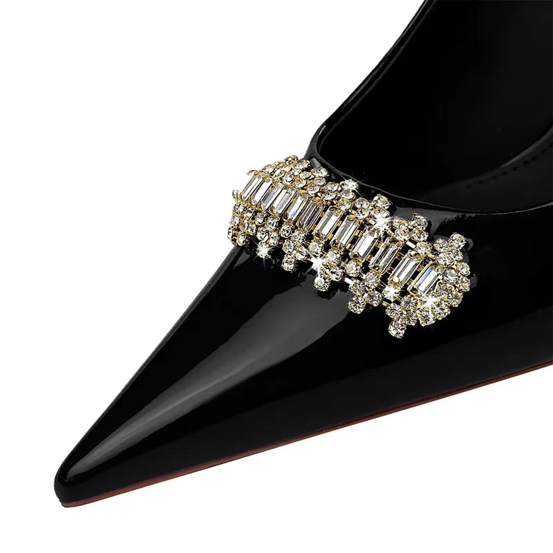 Beautifully Finished Heels in a Timeless Design