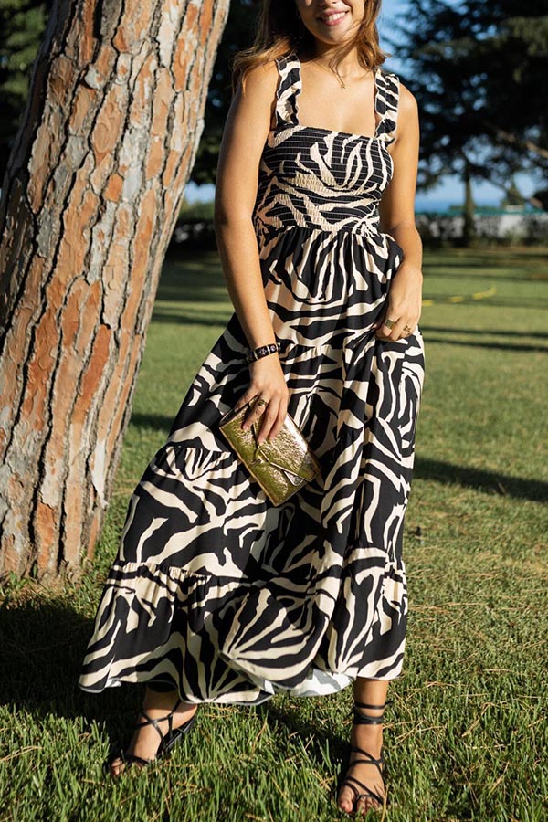 Gracefully Styled Dress for Any Occasion