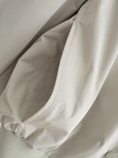 Effortlessly Elegant Jacket with a Timeless Design