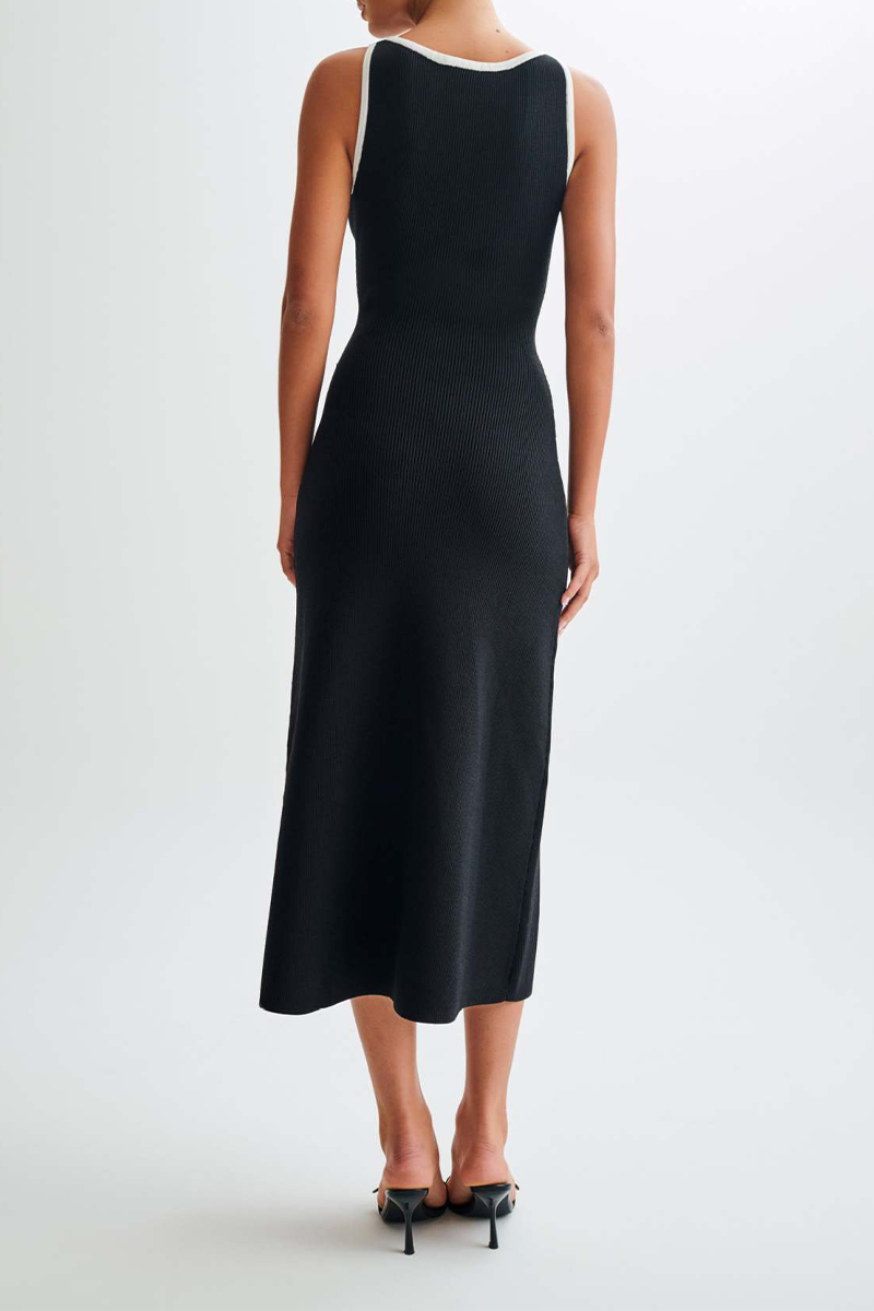 Effortlessly Elegant Dress with a Timeless Design