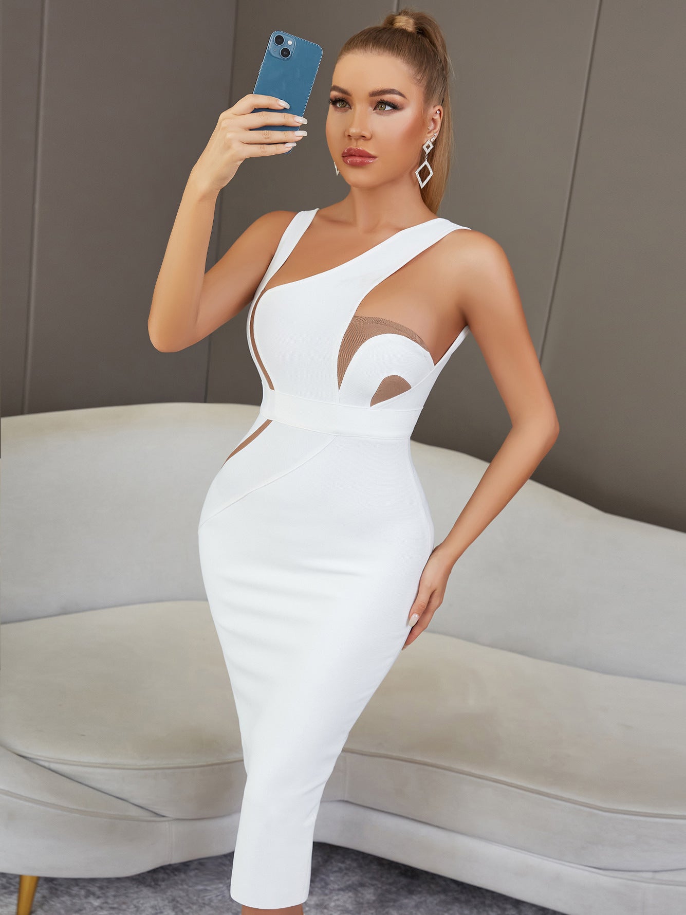 Gracefully Styled Dress for Any Occasion