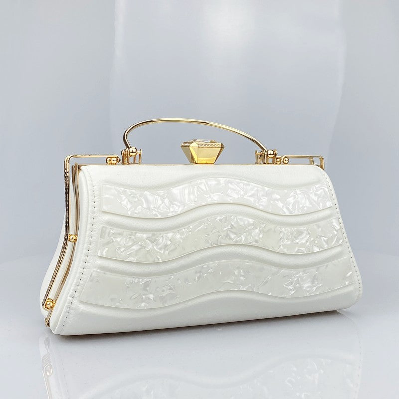 Beautifully Finished Bag in a Timeless Design