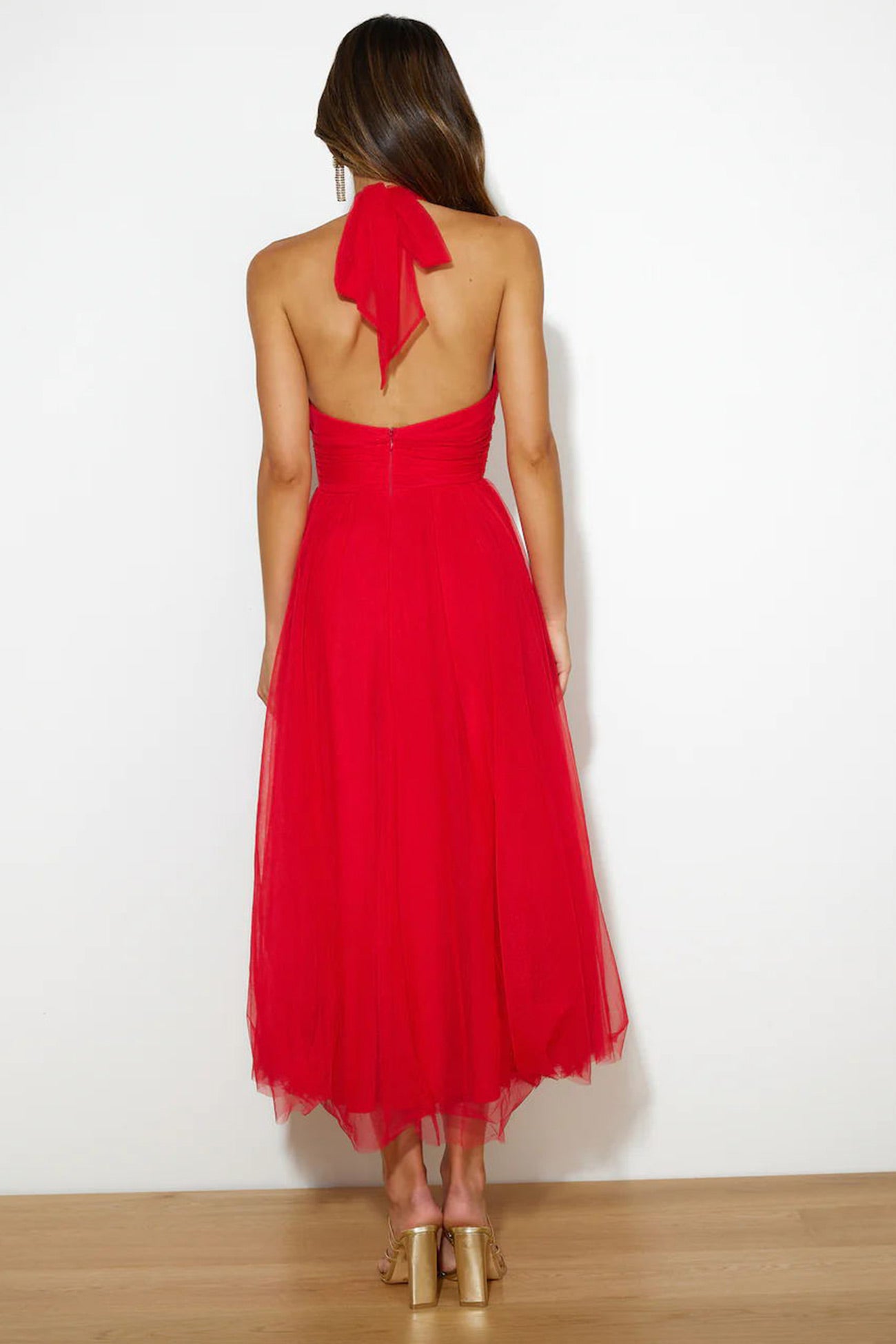 Well Tailored Dress with a Graceful Silhouette
