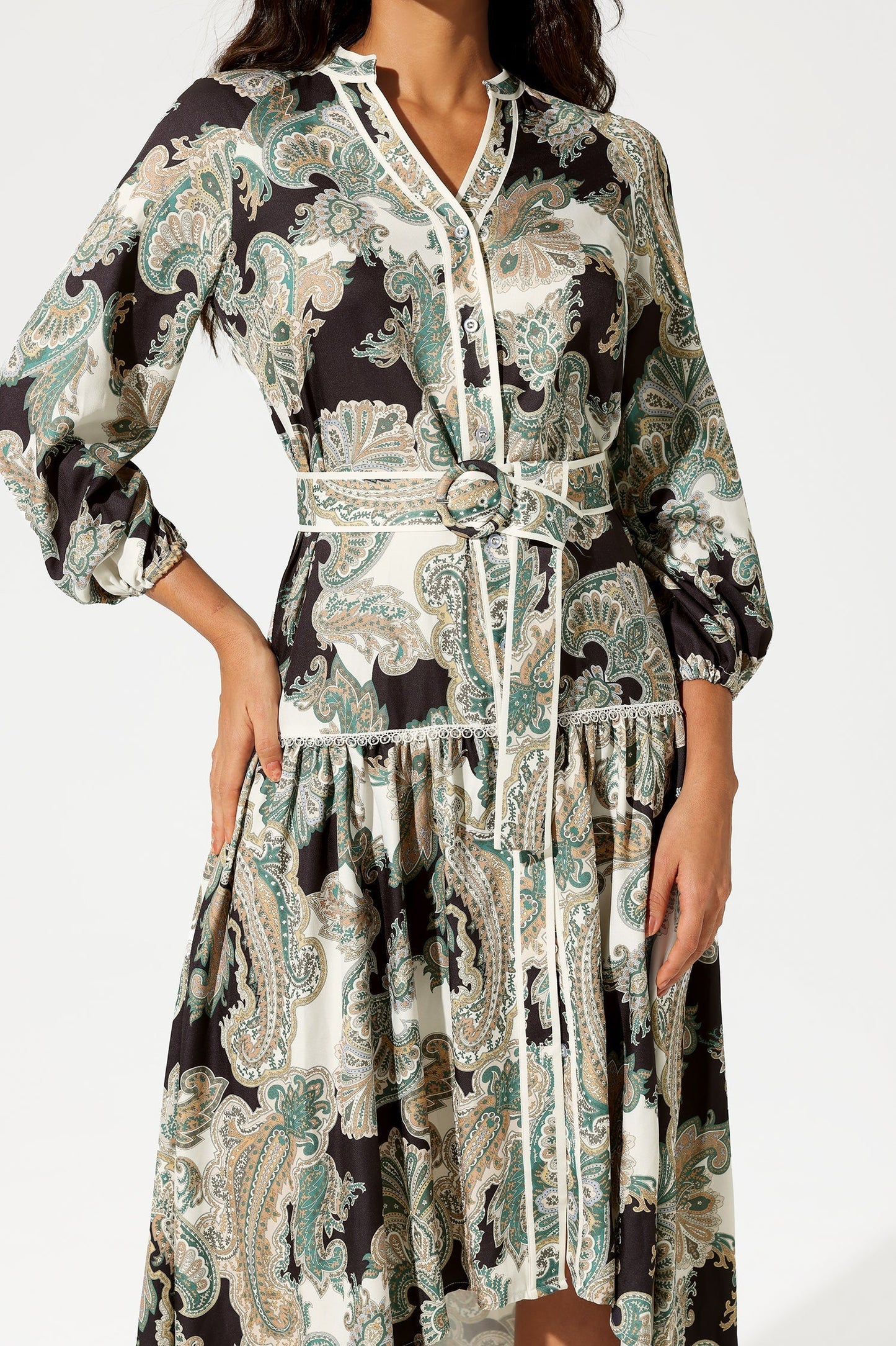 Effortlessly Elegant Dress with a Timeless Design