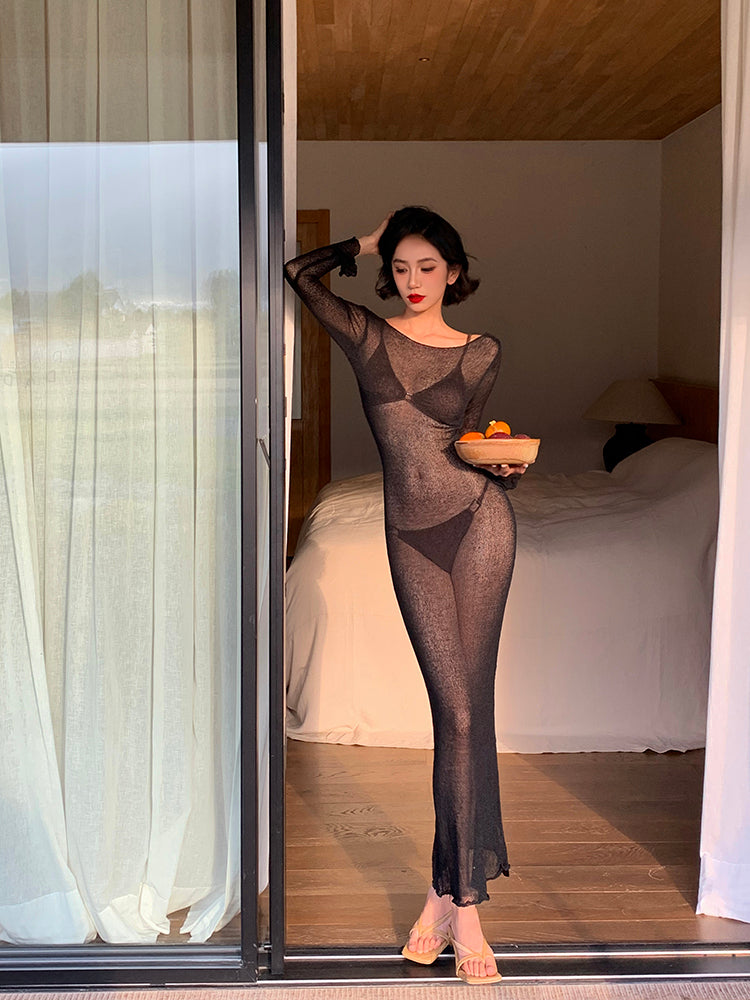 Well Tailored Bikini with a Graceful Silhouette