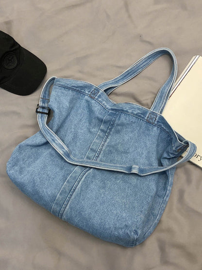 Gracefully Styled Bag for Any Occasion