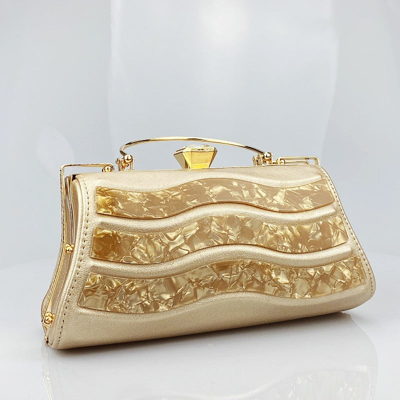 Beautifully Finished Bag in a Timeless Design