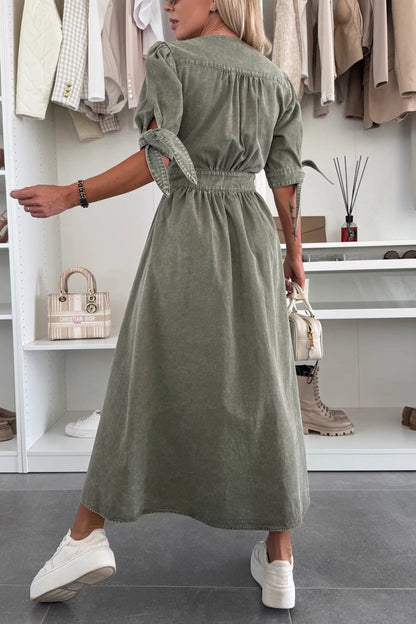 Classic Vintage & Enduringly Stylish Dress