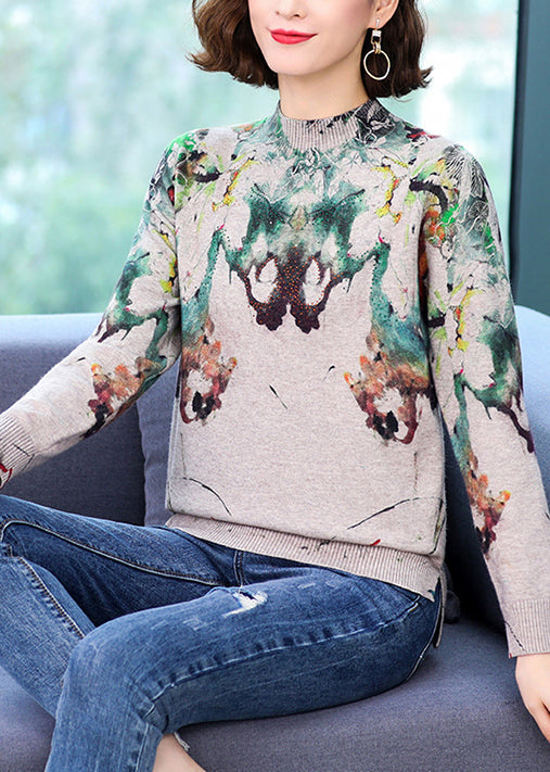 Well Tailored Sweater with a Graceful Silhouette
