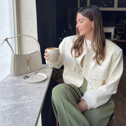 Effortlessly Elegant Jacket with a Timeless Design