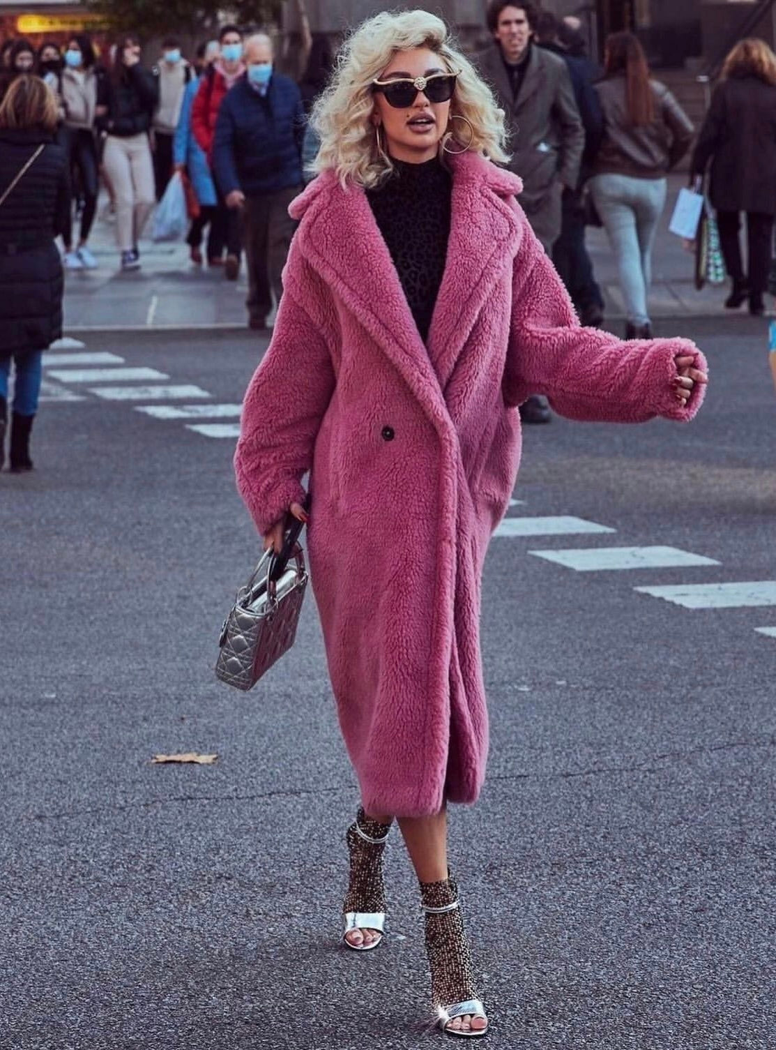 Elegantly Styled Coat for Everyday Wear