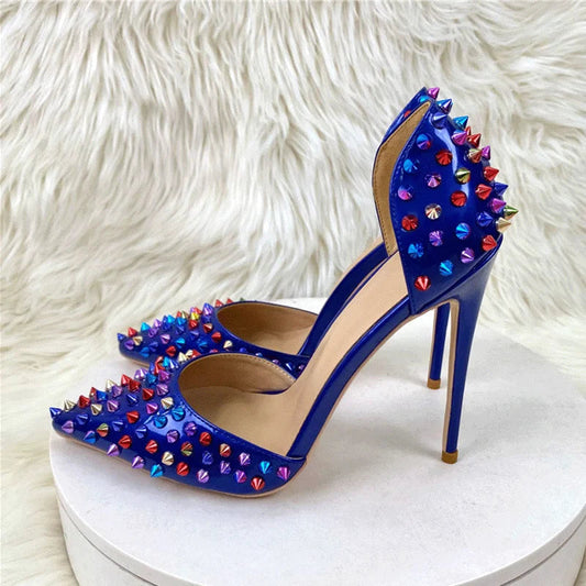 Well Tailored Sandals with a Graceful Silhouette