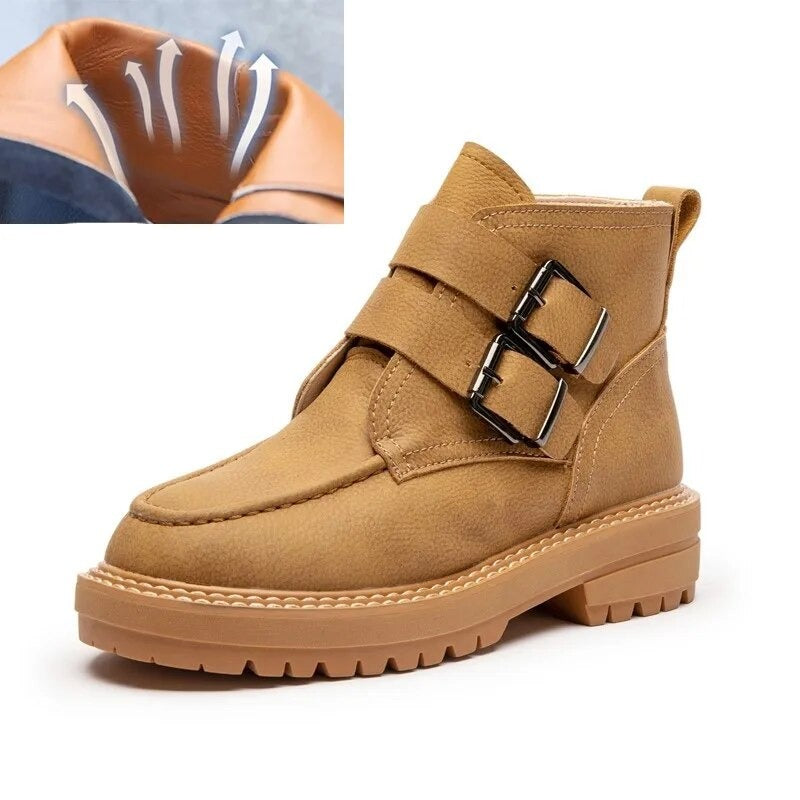 Effortlessly Elegant Boots with a Timeless Design