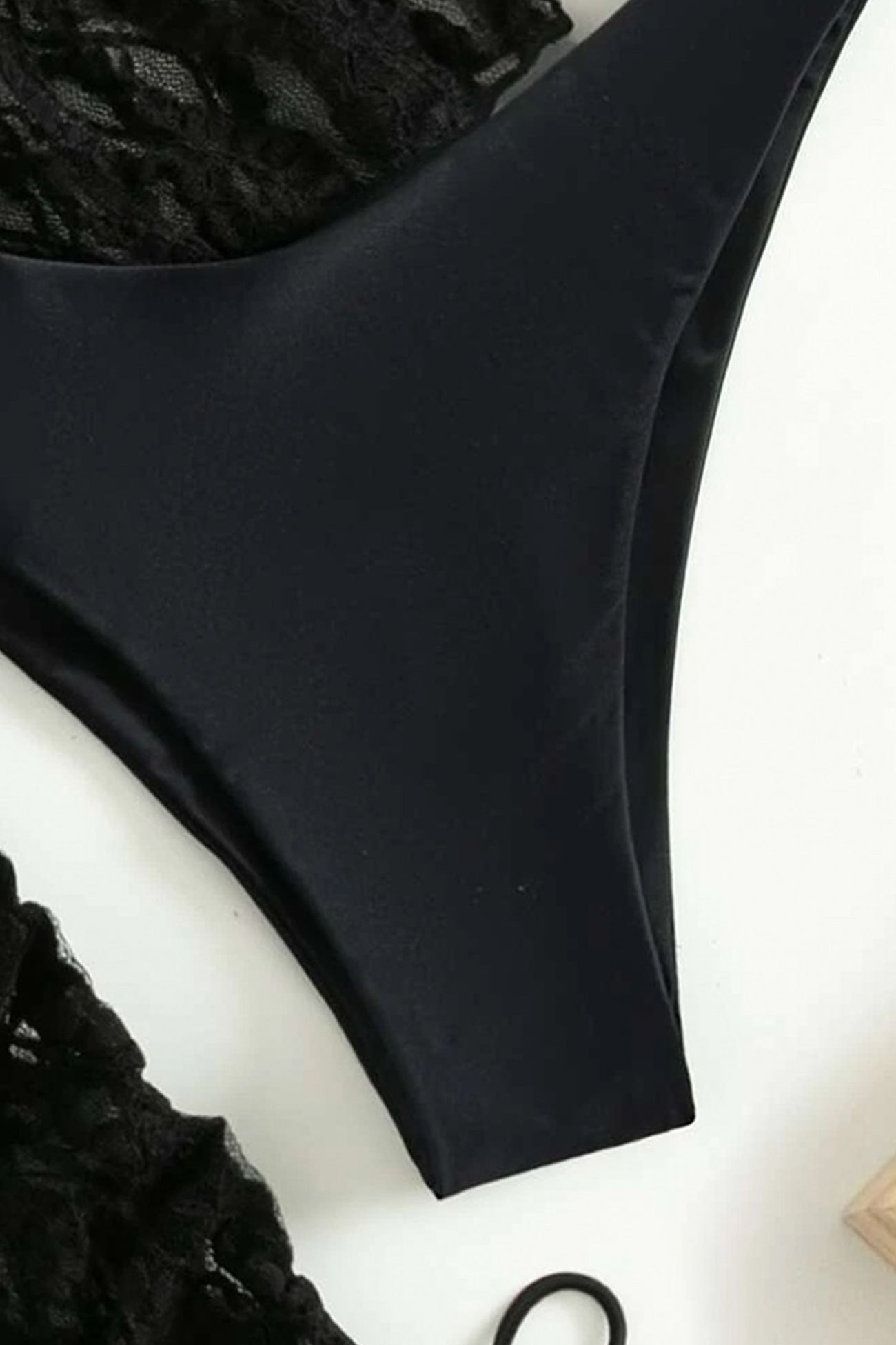 Well Tailored Bikini with a Graceful Silhouette
