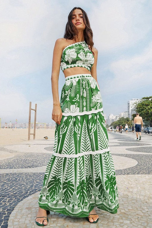 Gracefully Styled Garment for Any Occasion