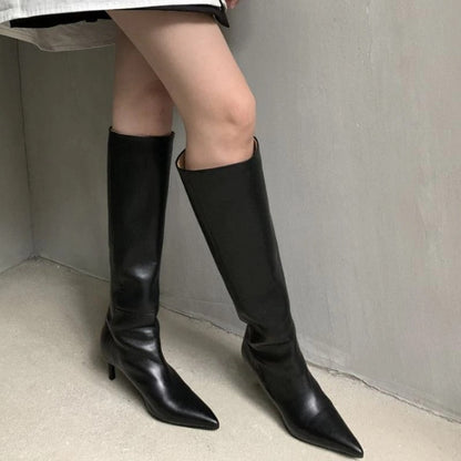 Classic Vintage Boots with a Flattering Fit