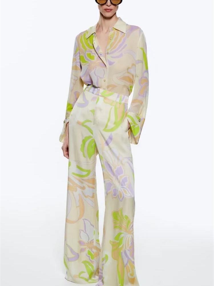 Well Tailored Blouse with a Graceful Silhouette