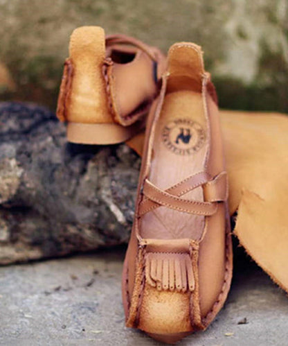 Well Tailored Shoes with a Graceful Silhouette
