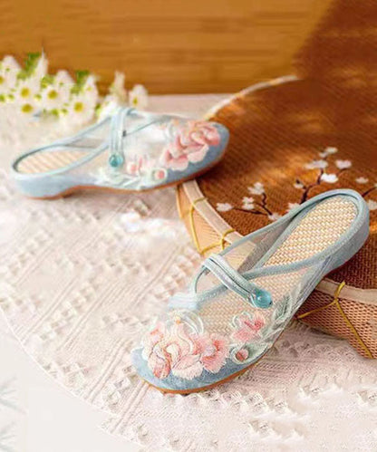 Classic Vintage Sandals with a Flattering Fit