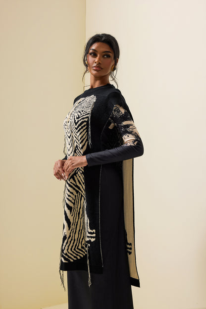 Effortlessly Elegant Garment with a Timeless Design