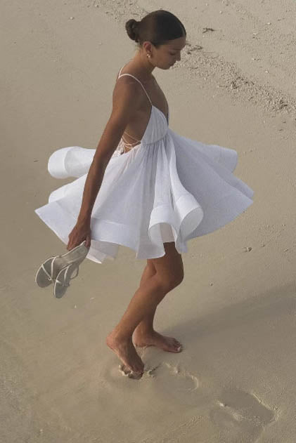 Beautifully Finished Dress in a Timeless Design