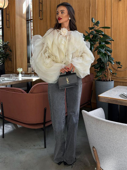 Well Tailored Blouse with a Graceful Silhouette