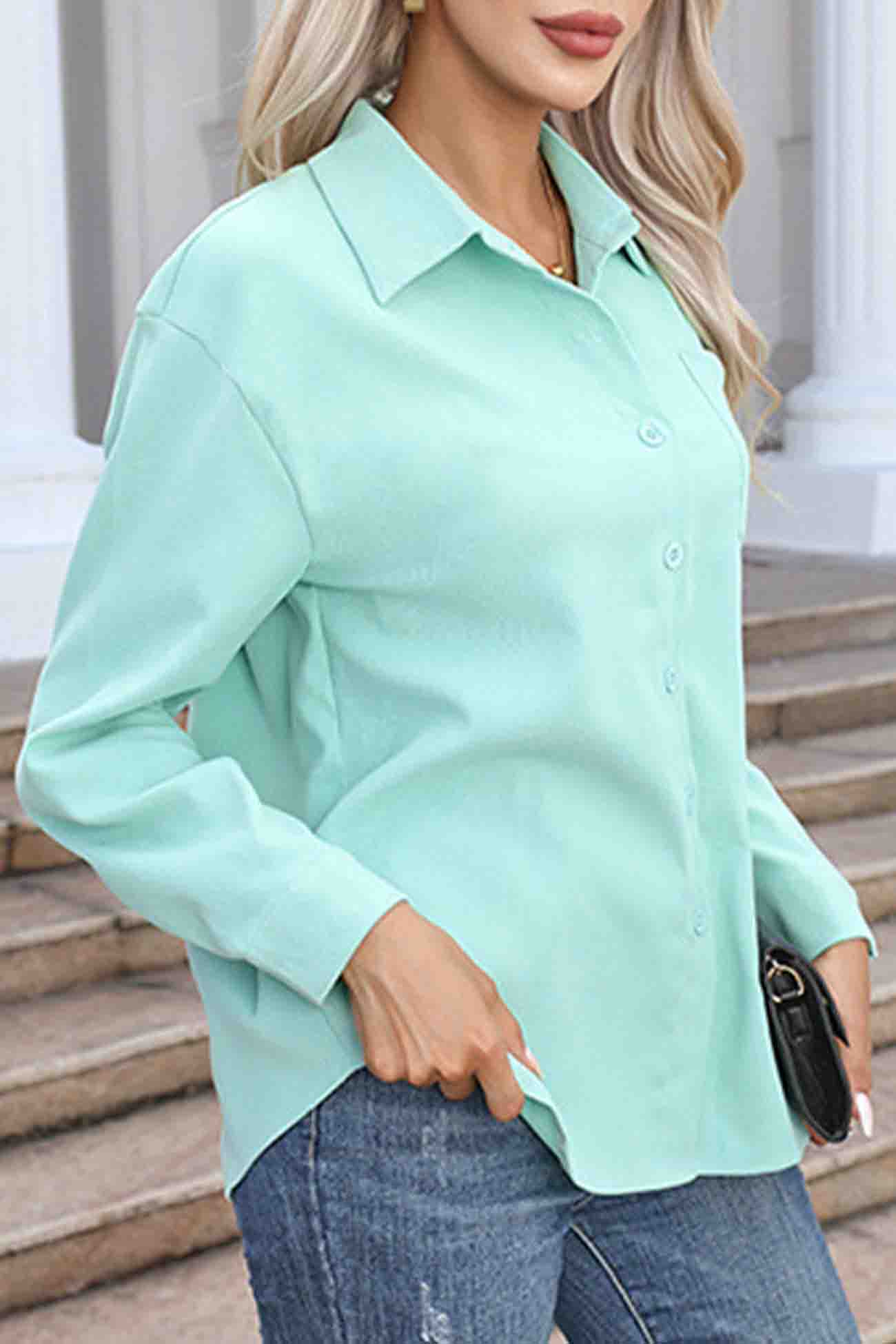 Well Tailored Blouse with a Graceful Silhouette