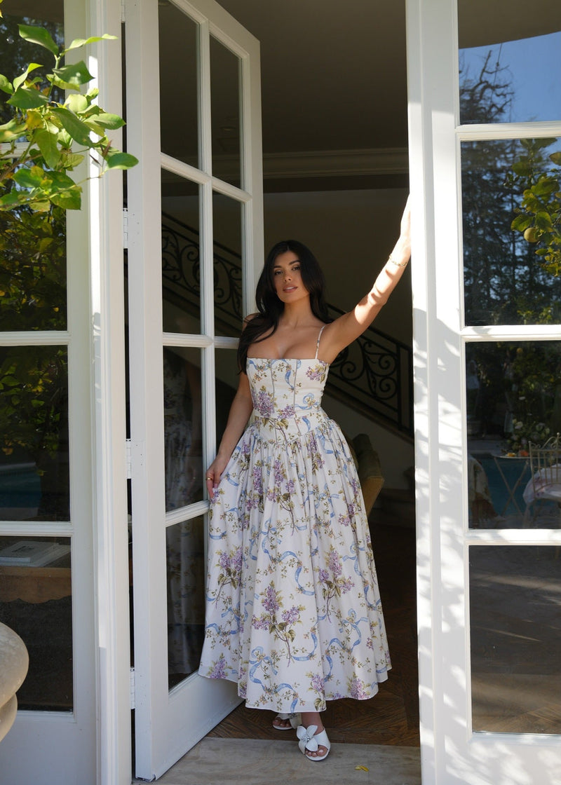 A Vintage Style Dress with Delicate Timeless Details