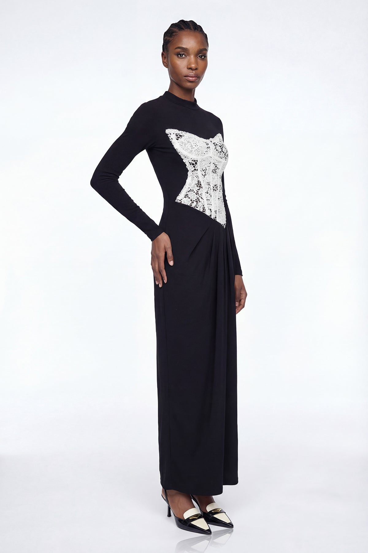 Gracefully Styled Dress for Any Occasion