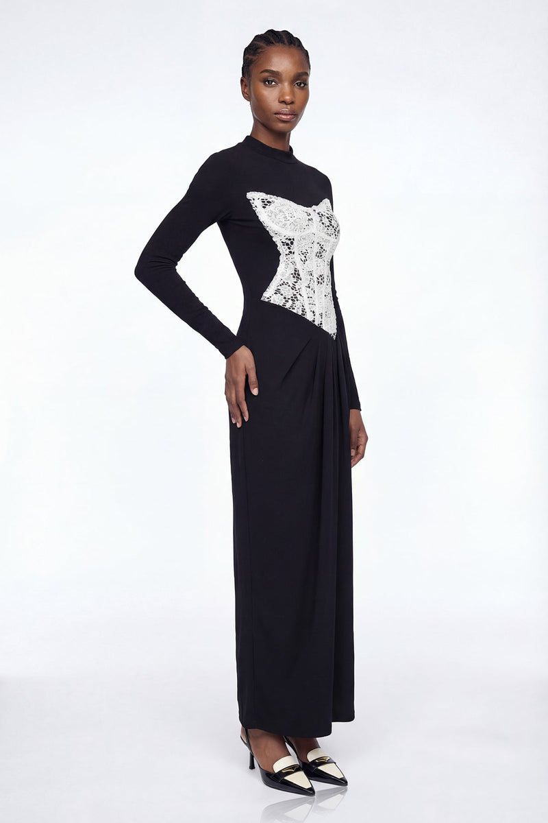 Gracefully Styled Dress for Any Occasion