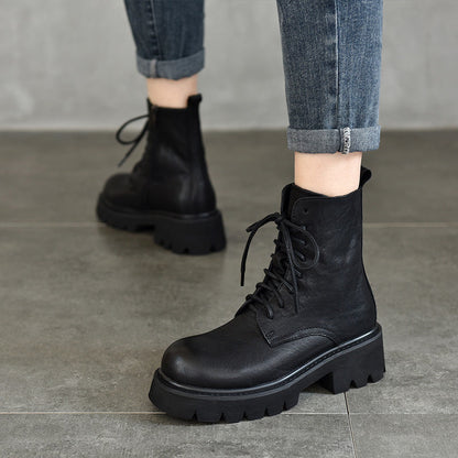 Well Tailored Boots with a Graceful Silhouette