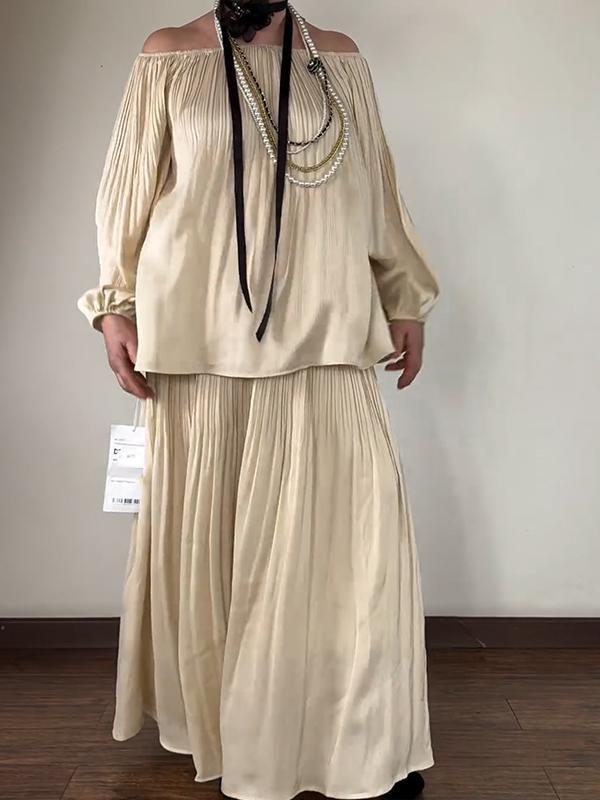Effortlessly Elegant Garment with a Timeless Design