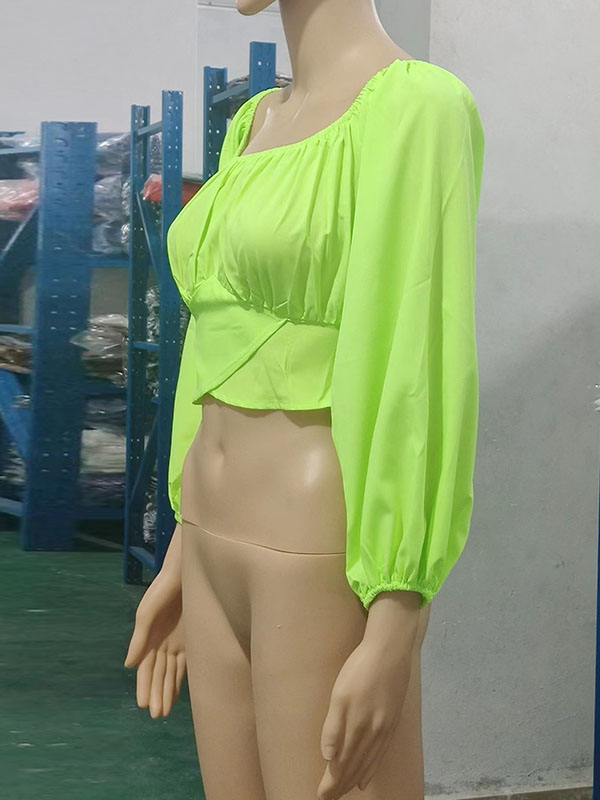 Well Tailored Blouse with a Graceful Silhouette