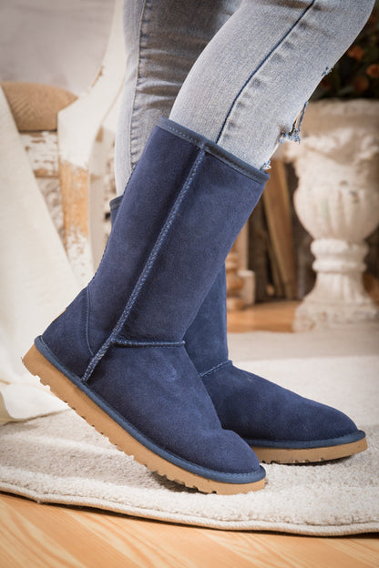 Well Tailored Boots with a Graceful Silhouette