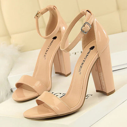 Classic Vintage Heels with a Flattering Fit