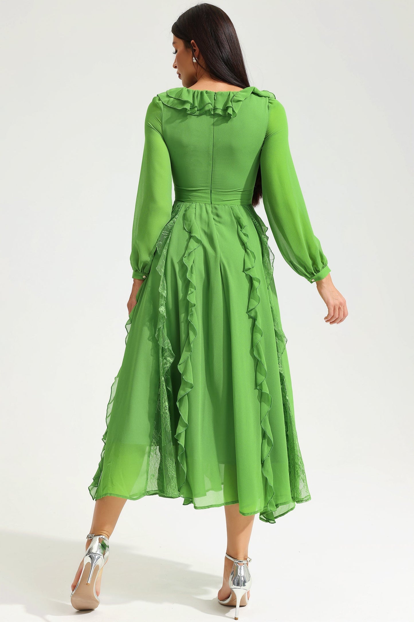Beautifully Crafted Dress in a Classic Style