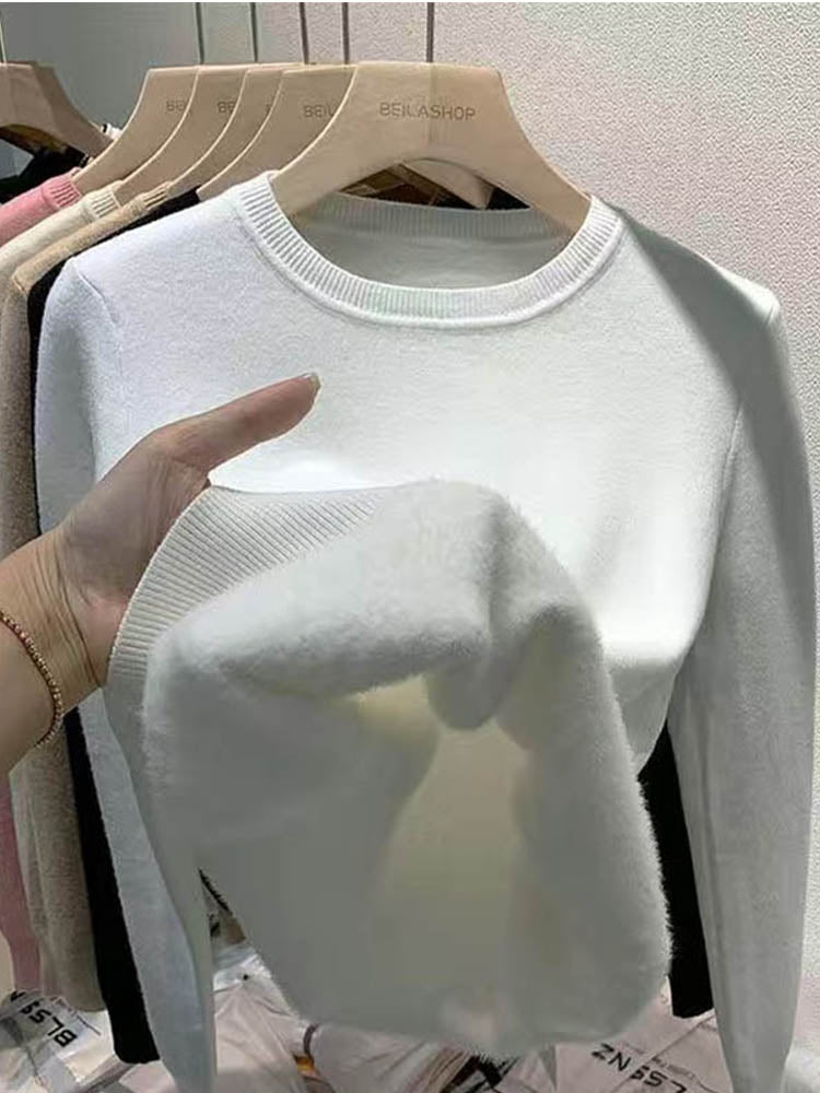 Beautifully Finished Sweater in a Timeless Design
