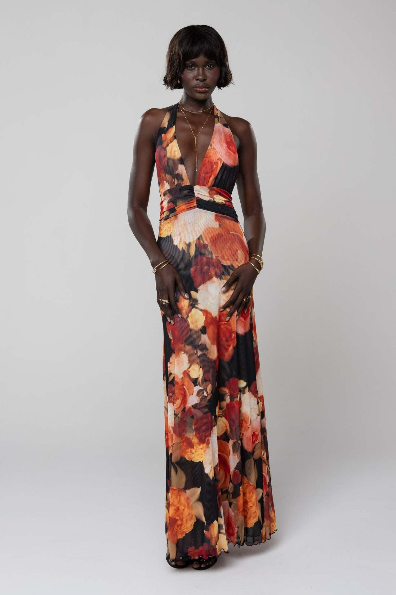 Well Tailored Dress with a Graceful Silhouette