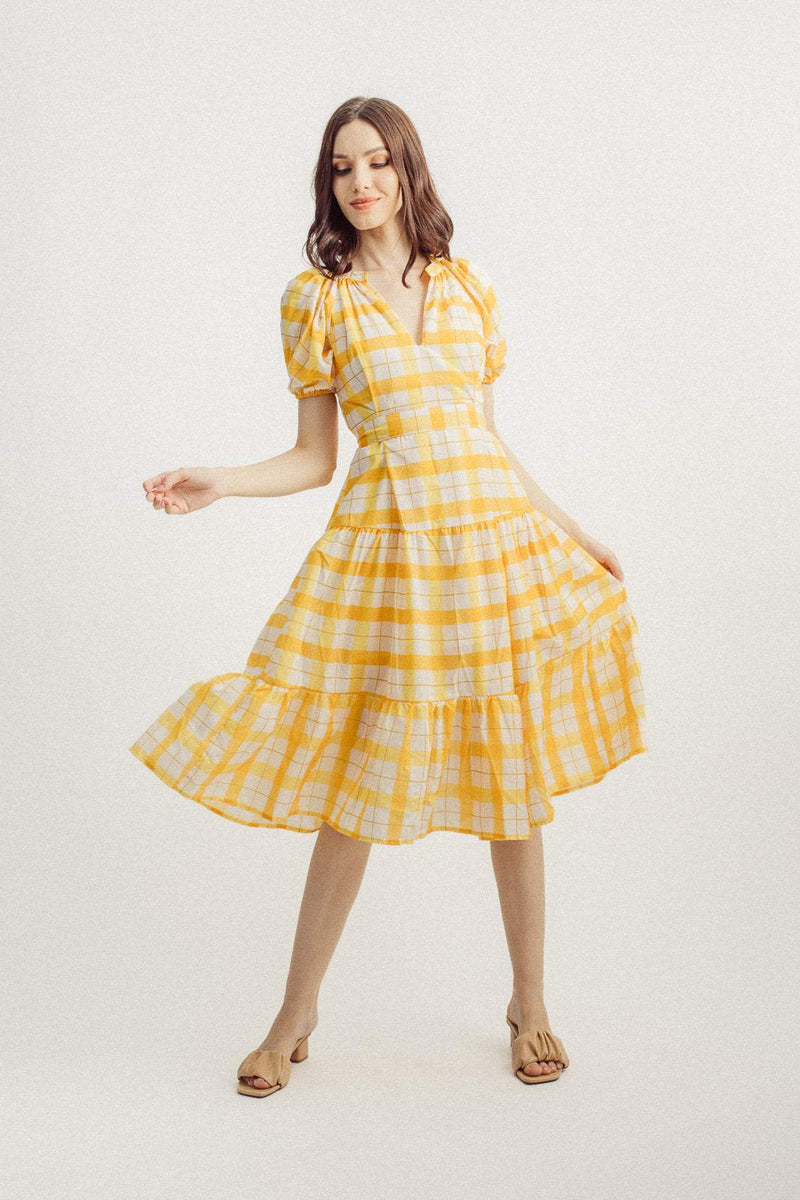 Effortlessly Elegant Dress with a Timeless Design