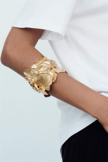 Polished Garment with an Effortless Classic Look