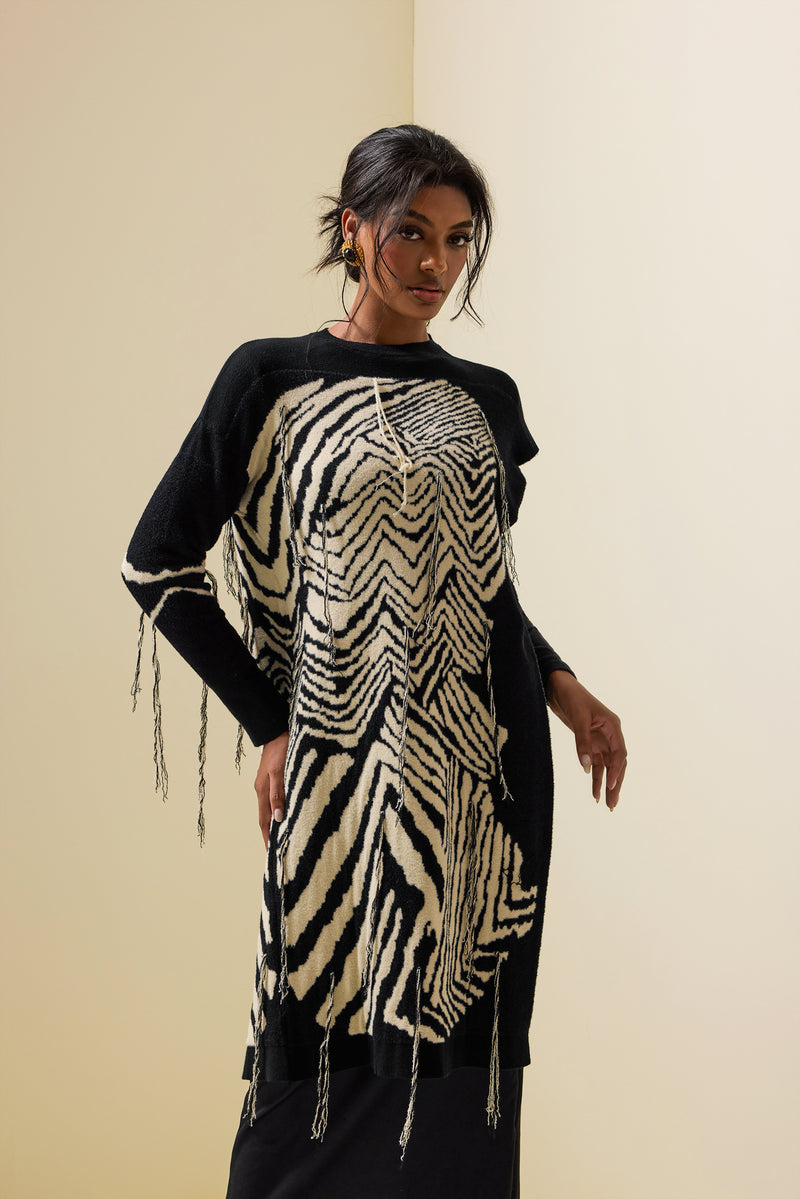 Effortlessly Elegant Garment with a Timeless Design