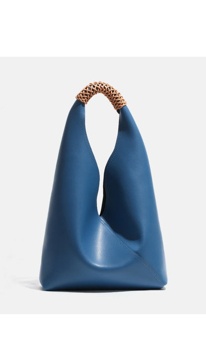 Gracefully Styled Bag for Any Occasion