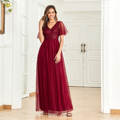 Beautifully Finished Dress in a Timeless Design