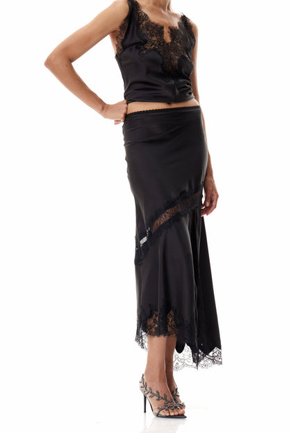 Sophisticated Garment with a Clean Classic Look