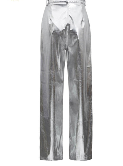 Classic Vintage Pants with a Flattering Fit