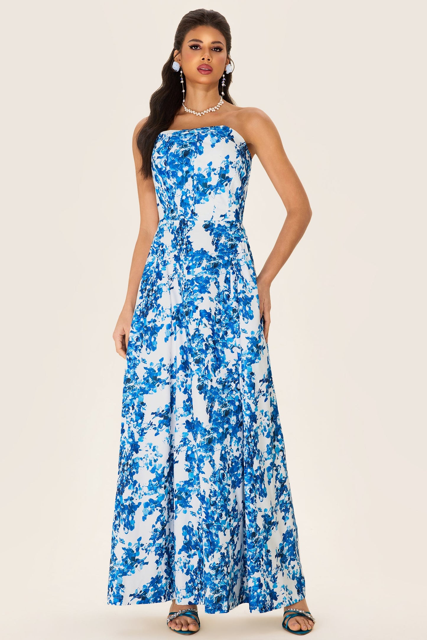 Gracefully Styled Dress for Any Occasion