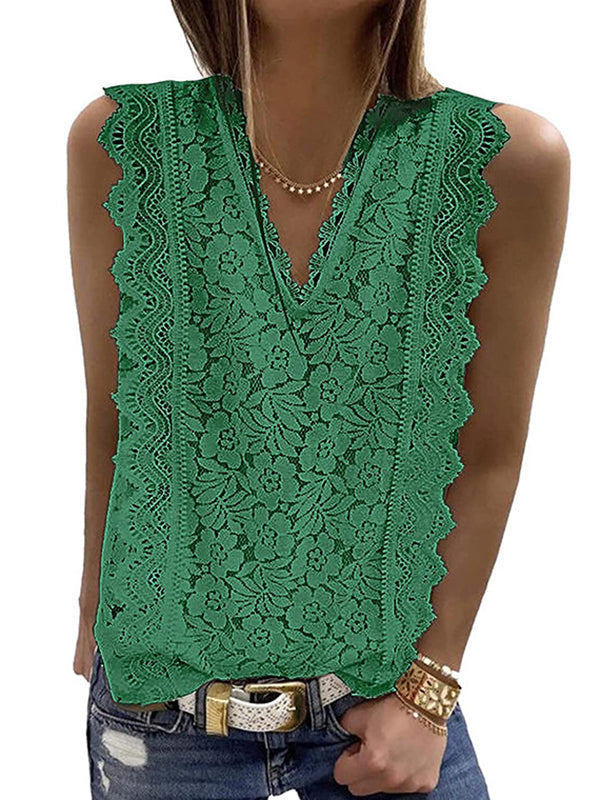 Well Tailored Top with a Graceful Silhouette
